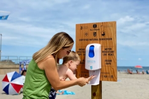 rhode-island-dispenser-mother-child